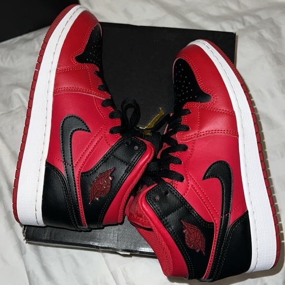 Nike or Jordan ones - Picture 7 of 10